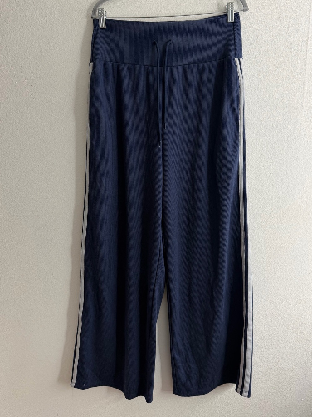 HALARA Navy Ribbed Knit Drawstring Wide Leg Track Athletic Lounge Pants NWT - Picture 2 of 4